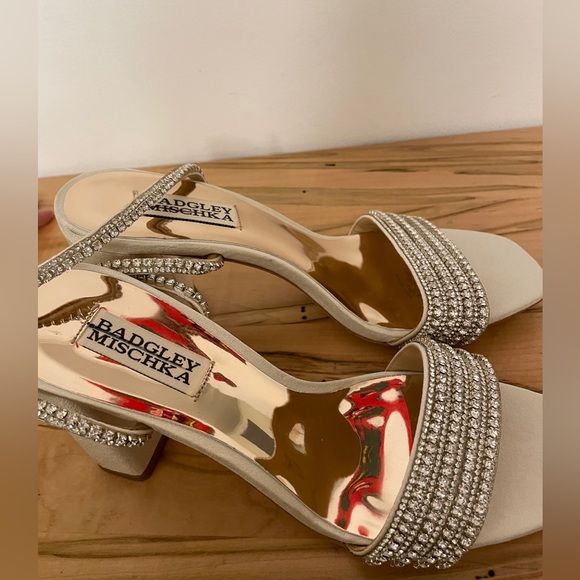 Badgley Mischka becca crystal heels size 7 - Picture 2 of 12